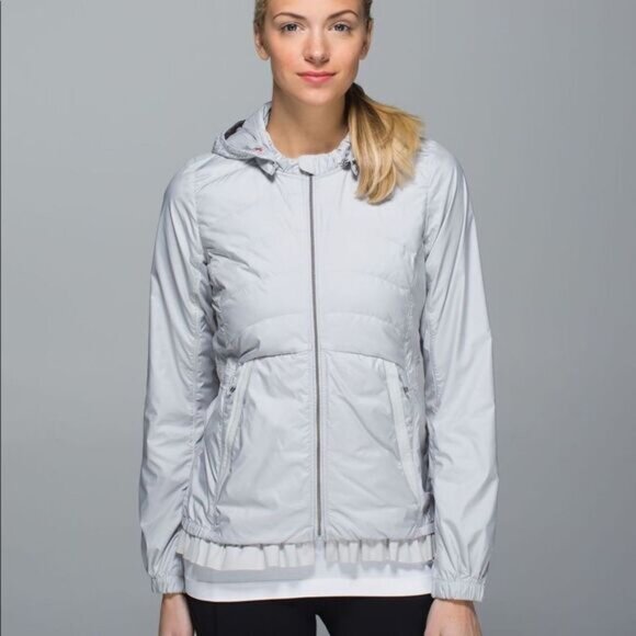 RARE Lululemon Spring Fling Puffy WindbreakerSilver Spoon​​ - Picture 1 of 5